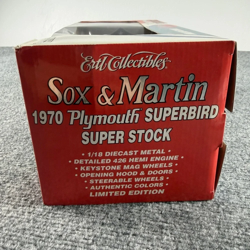 1:18 SCALE 1970 PLYMOUTH SUPERBIRD SOX & MARTIN LIMITED SUPERCAR COLLECTIBLES